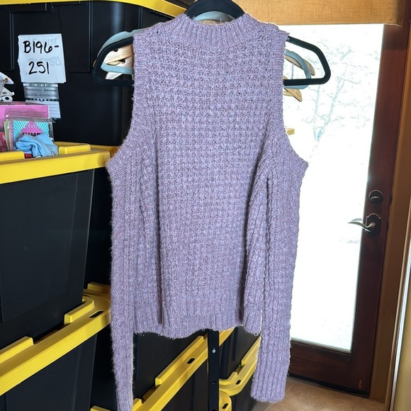 NWOT Express Off-the-Shoulder Sweater Mauve Size Small - Picture 8 of 9